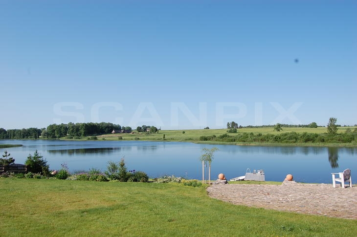 Järvekalda kodu Karula külas Saarepeedi vallas (perekond Berzin)