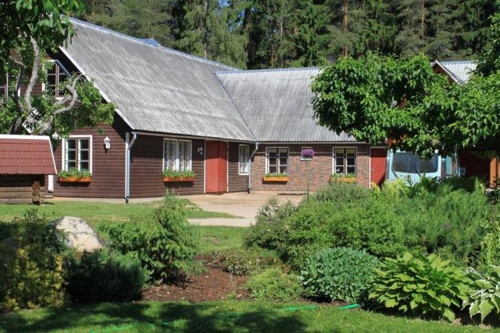 Kodu ja puidutöökoda Sõreste külas Kanepi vallas (Eve ja Mati Kuklase)