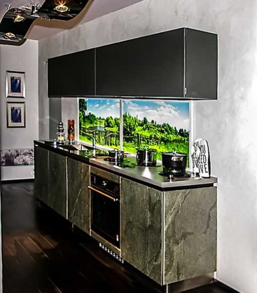 Köögimööbli disain sisearhitekt Aet Piel, tootja Arens, valgusaken Lifeimage, potid iittala, laevalgusti Hektor Light, põrand Lincona põrandakeskus, pildiraamid Eurofoto, i cook gaasipõleti ja indukts