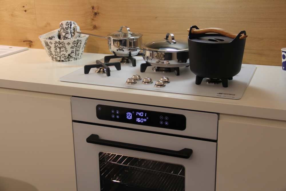 Potid, pannid iittala, Hackman (Loodusinvest), ahi ja pliit smed, E-Lux