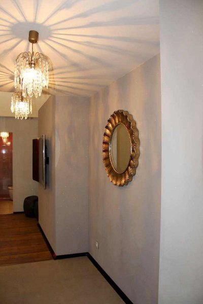 Pilt 10 - Esik: peegel ja valgustid laura Ashley; põrand Interno; seinte värv Lacore