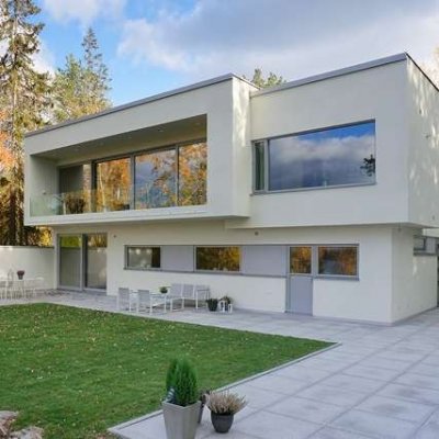 Bauroc: Modernne villa Stockholmi lähedal 