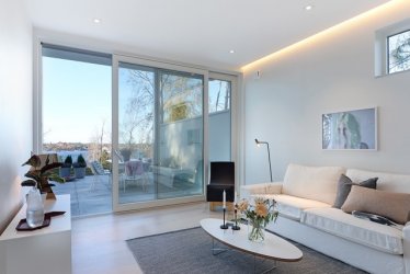 35 - Bauroc: Modernne villa Stockholmi lähedal 