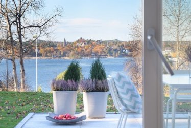 50 - Bauroc: Modernne villa Stockholmi lähedal 