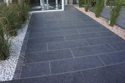 Terrassi ehitamine ja renoveerimine kiviplaatidega 