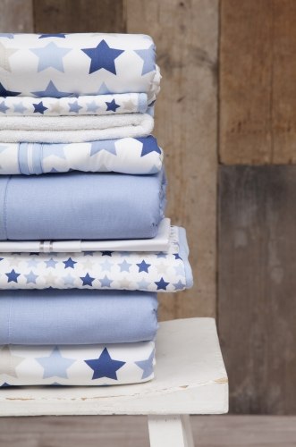 Voodipesu komplekt ‘Mixed Stars Blue’ 100 x 140 cm + 40 x 60 cm Voodipesu komplekt ‘Mixed Stars Blue’ 100 x 140 cm + 40 x 60 cm