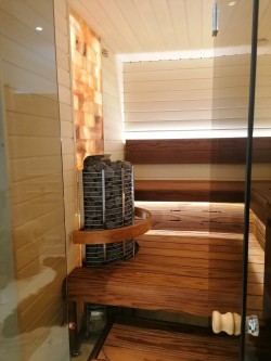 20 - Sauna building
