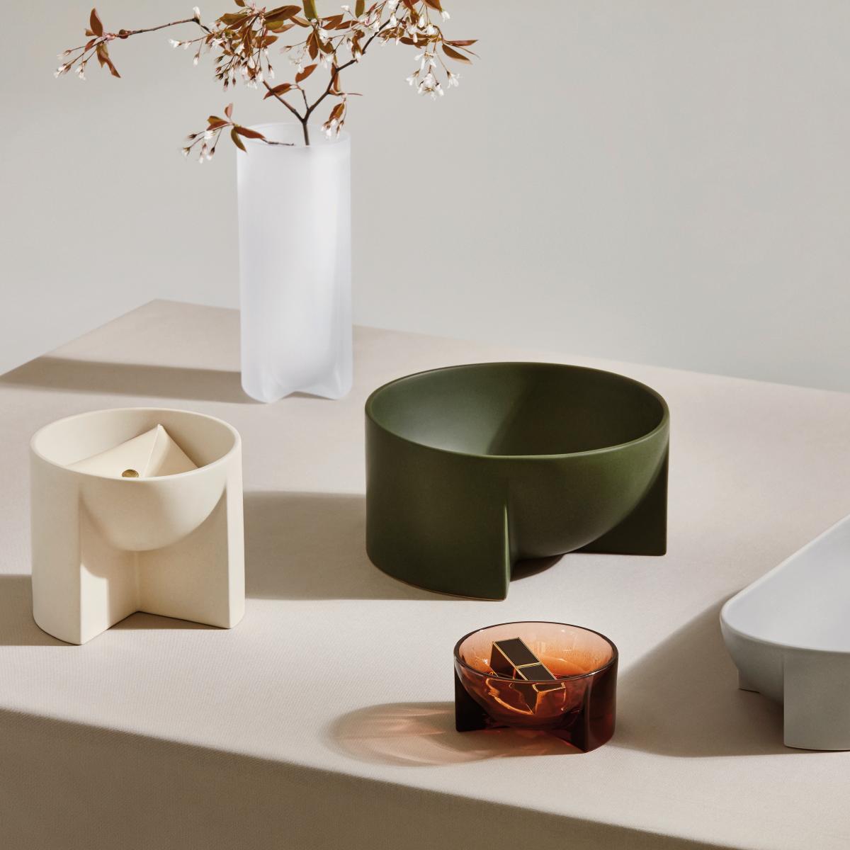 Iittala Kuru – dekoratiivkausid, mis toovad esile igapäevased esemed Iittala Kuru – dekoratiivkausid, mis toovad esile igapäevased esemed