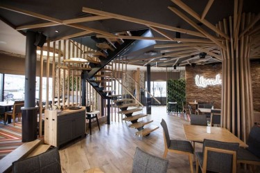 43 - Ugandi Resto