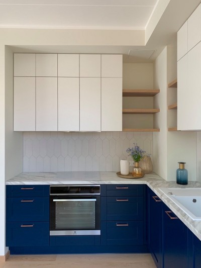 Pilt 2 - Sinine-valge köögimööbel