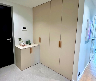 Pilt 17 - Garderoobikapp kui terviku osa – moodsad materjalid, nutikad süsteemid ja valgus