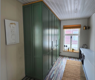 Pilt 3 - Garderoobikapp kui terviku osa – moodsad materjalid, nutikad süsteemid ja valgus