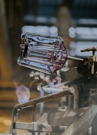 Iittala making of recycled glass Aalto.  - 1