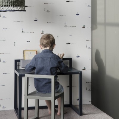 Eelkooliealise mudilase tuppa sobib väga hästi Little Architect sarja laud ja tool. Tootja: ferm LIVING Eelkooliealise mudilase tuppa sobib väga hästi Little Architect sarja laud ja tool. Tootja: ferm LIVING