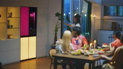Pilt 2 - LG MoodUP külmiku puhul võimalus valida LED-uksepaneelidel laia valiku erksate värvide vahel ning esitada muusikat läbi sisseehitatud kõlari.