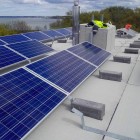 Päikesepaneelide paigaldamine katusele