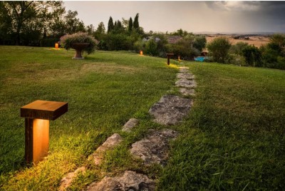 Light24 spetsialist annab nõu, kuidas planeerida välisvalgustust  