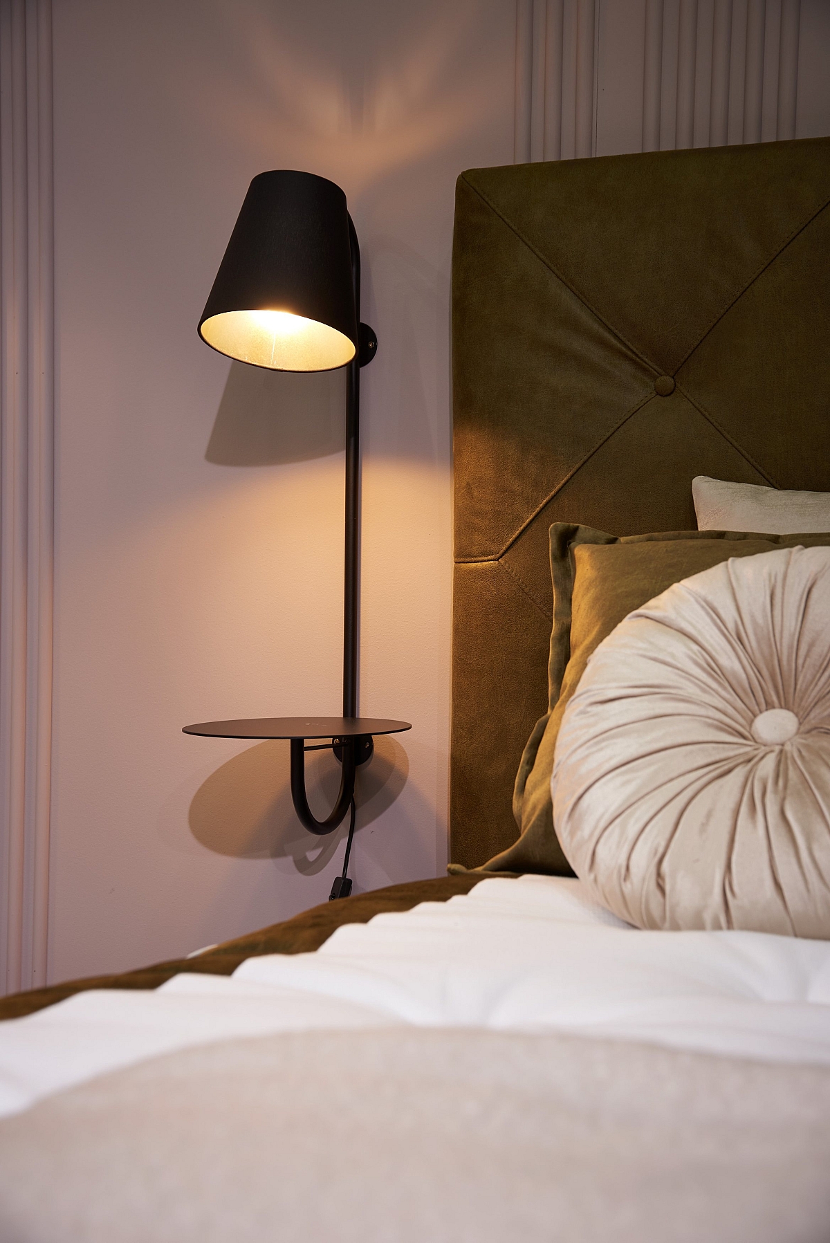 Saxo lauakesega seinalamp  3