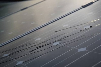 Päikesepaneelide isepuhastussüsteem. Nano puhastusvahendi ja pinnakaitsega kaetud paneelid. - 2