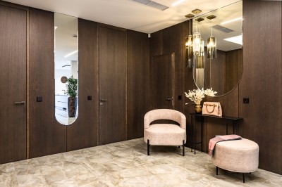 Elegantne tekstuurimäng uuseramu interjööris