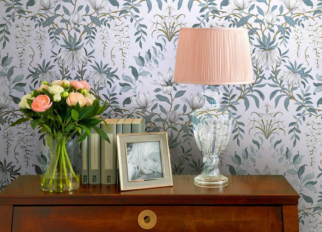 Suvekodu romantika tapeedimustrites