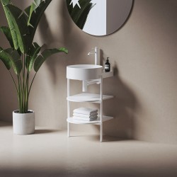 New Yard – minimalistlik valamuriiul väikestele ruumidele