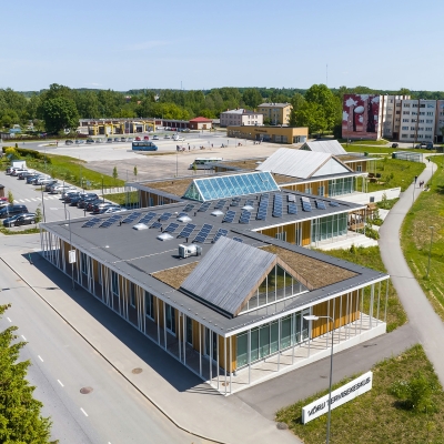 Päikesepaneelide, kliimaseadmete ja teiste seadmete paigaldamine lamekatusele – mida silmas pidada?