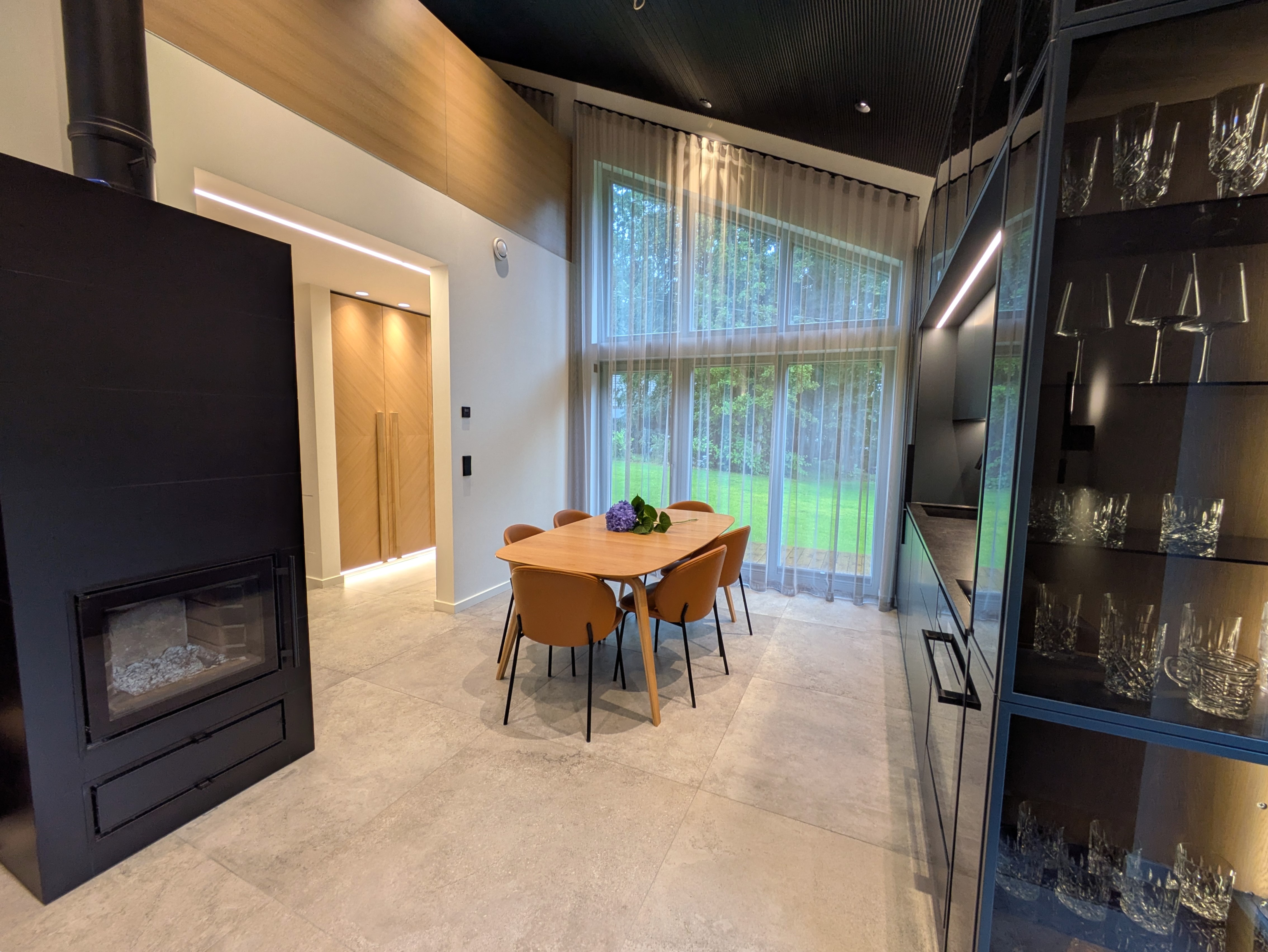 Unistus suvekodust Põhjarannikul - julge välisilme ja soe sisemus