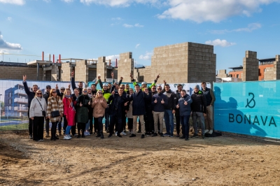 Bonava asetas Sakus esimese nurgakivi - 5