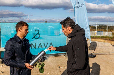 Bonava asetas Sakus esimese nurgakivi - 3