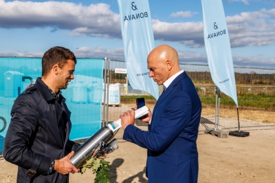 Bonava asetas Sakus esimese nurgakivi - 2