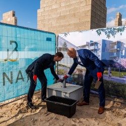 Bonava asetas Sakus esimese nurgakivi