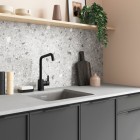 Taskukohane disain vannituppa: Damixa segistid ja Haceka aksessuaarid