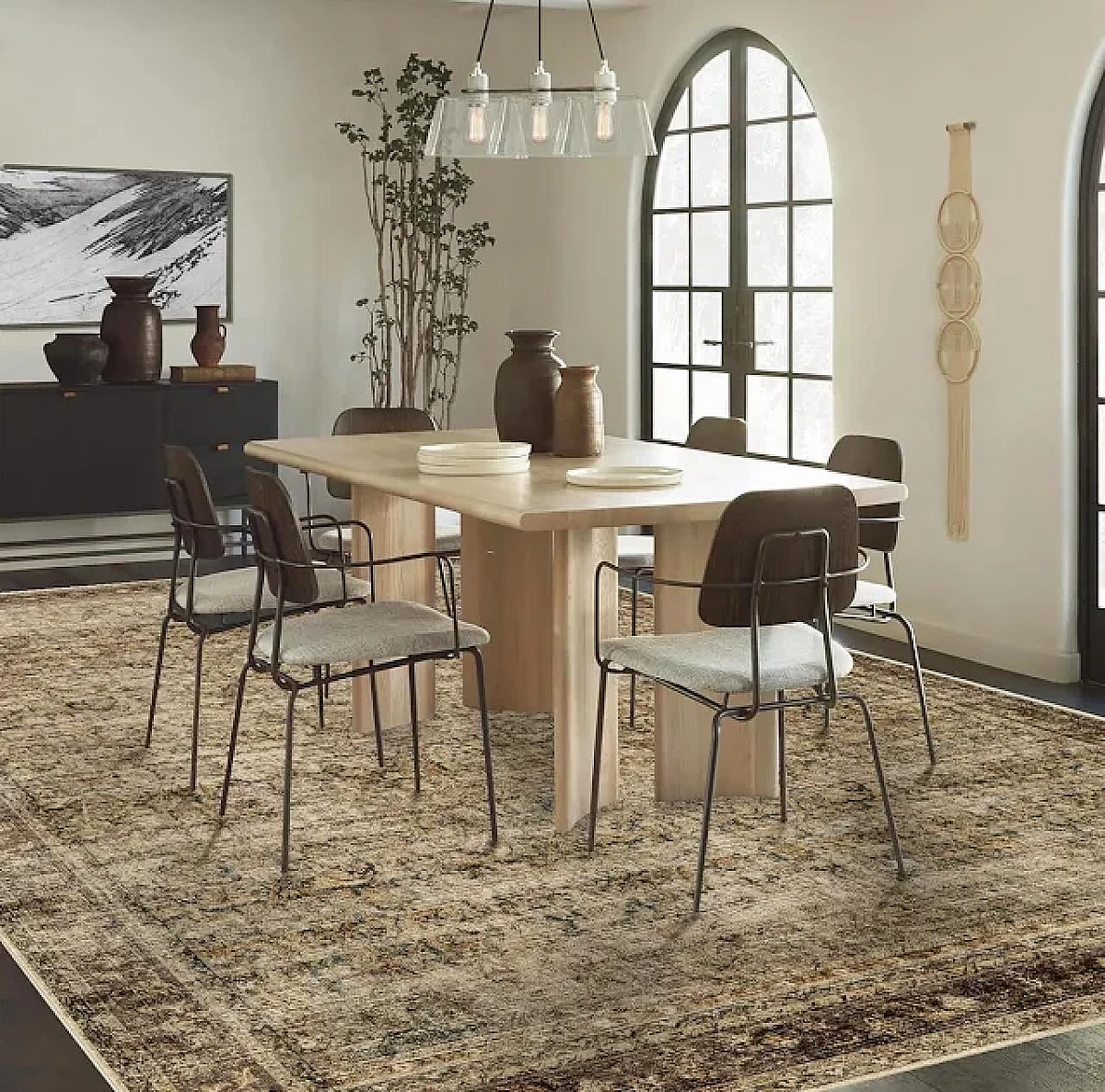 2026. aasta sisustustrendid. Tasakaalu otsing tehnoloogia ja ürgse looduse vahel 2