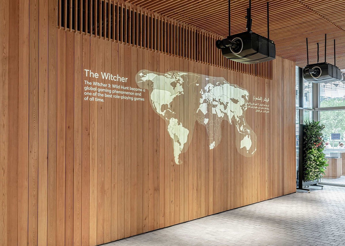 Holz Prof tulekaitsevahend kaitseb puitu tule ja mädanemise eest. Foto: EXPO 2020 Dubai Poola paviljon. Holz Profi koostööpartneri teostatud töö.
