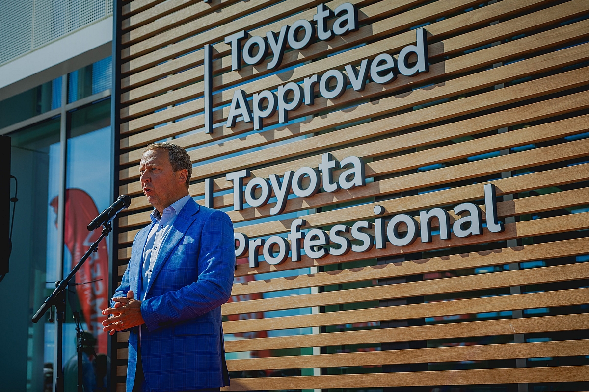GALERII: Amserv ja Ott Tänak avasid Põhjamaade suurima Toyota autoesinduse 10