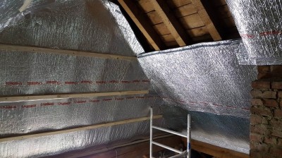 Maja katusealuse soojustamine isolatsioonimaterjaliga Aluthermo - 7