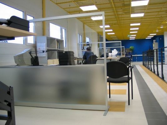 15 - Büroo vaheseinad
