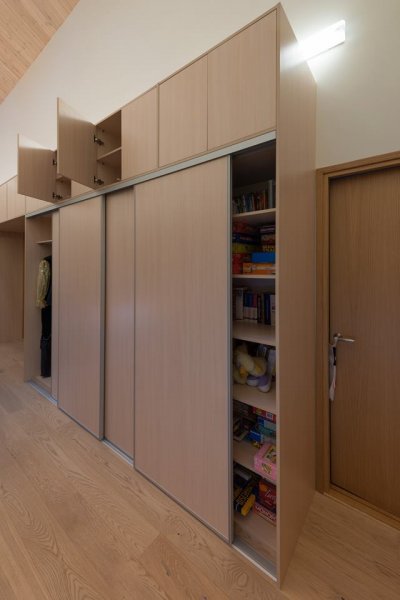 12 - Tank Indoor - sliding doors and wardrobes