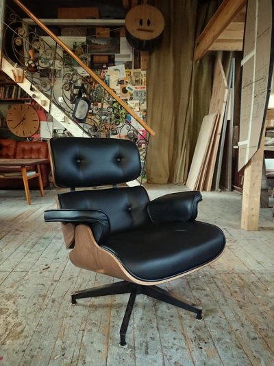 Eames Ottoman & Lounge chair - mööbli remont