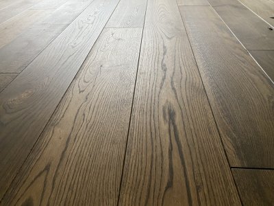 2 - Tamme laudparkett (200 mm, Saicos Ebony)