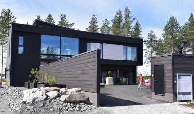 11 - Puitvilla RIIHI uksed Soome elamumessil 2016 on valmistatud Haapsalu Uksetehases