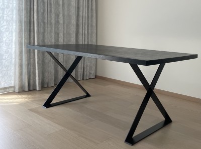 Oakatable - kaasaegne tammepuidust söögilauad Eestist.