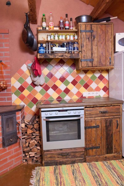 Muinasmööbel - rustikaalne köök