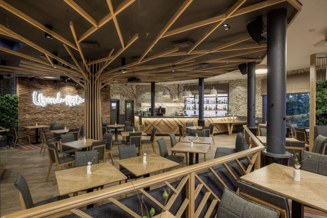 Ugandi Resto interjööris kajastuvad rahvustraditsioonid ja sport Ugandi Resto interjööris kajastuvad rahvustraditsioonid ja sport