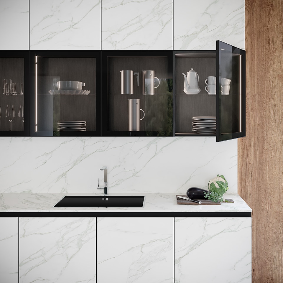 Valge marmori imitatsiooniga köögi fassaad